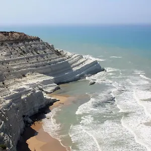 https://baia-dei-turchi-locazione-turistica.sicilyhotelsitaly.net